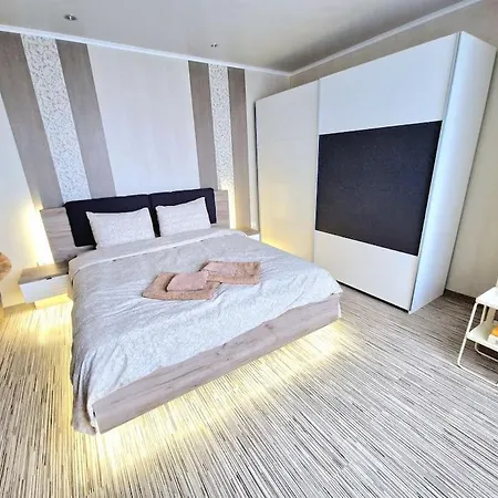 Flat 85 - 85 Inches Tv Apartman Várna