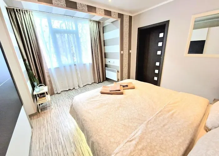 Flat 85 - 85 Inches Tv Apartment